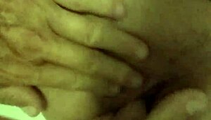 Latina Lesbian Enjoys Homemade Fingering Session