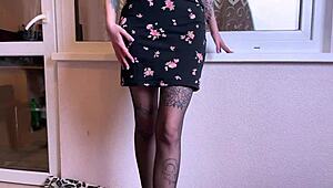 Eva deva shows how to act like a girl with big tits and stockings