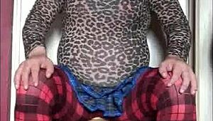 Shy Crossdresser Deepthroats Dildo In Homemade Scene