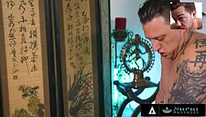 Secretary proves massage skills to boss 😈