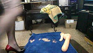 Shemale Jessica Raven Rides Huge Dildo.