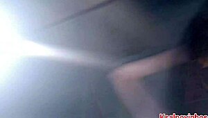 levo minha esposa para passear sem calcinha na praia de noite