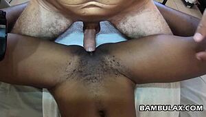 嘿 看这黑人辣妹18+被内射满逼