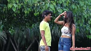 Hindistanlı kolej kızı para karşılığı sert sikiliyor, Hintçe sesli.