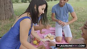 Valentina Nappi en Dana Santo in wilde outdoor orgy met Lasublimexxx