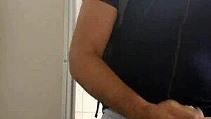 Mamador Sucks Dicks in Metro Bathroom Stall