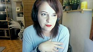 Stepmom italiana scoreggia nei pigiami grandi per stuzzicarti