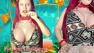 Molila je za sise pa postala cosplay jebačka lutka za dominaciju