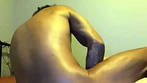 ella spreads her sexy ass open for wild licking now!