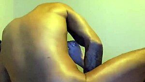 ella spreads her sexy ass open for wild licking now!