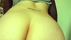 Mexican Latina Twerks Naked With Big Ass. Perreo Desnuda Action.