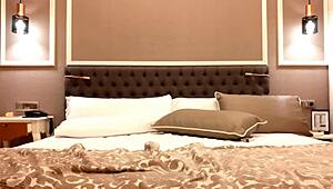 Gostosa Unleashes Intense Solo Cum Show in Stunning Display