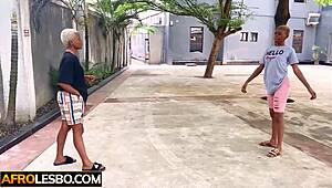 amateur african lesbian minaj eats her ebony gfs big tits pussy