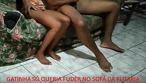Gatinha S� Queria Fuder No Sof� Da Putaria