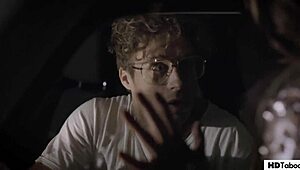 Cherie Deville datang buat kuasai pantat ketat nerd