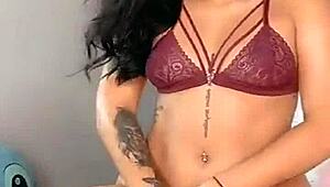 Aleja Torres Stuns on Colombian Webcam Show