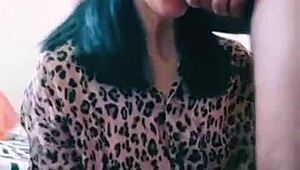 He Loves To Cum On Her Face