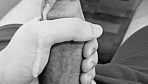 novinho dotado cums hard in steamy homemade solo