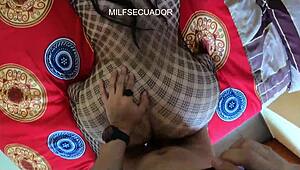 Mi Vecino De 19 Años Me Ayuda A Hacer Porno E Incluso Me Limpia La Orina Con La Lengua