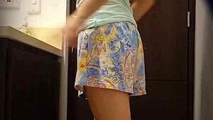 Er det her ægte? Spionerer på en tissende argentinsk universitets-pige Milet med skjult kamera!