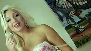 激しい18歳フェラチオPOV、手コキ顔射フィニッシュ！