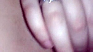 Hvorfor gemme den seje krop? Onanér for mig.