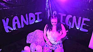 Cute milf pops balloon fetish