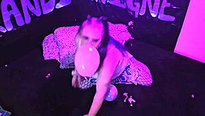 Cute milf pops balloon fetish