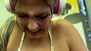 gym blonde pussy drips wet after workout