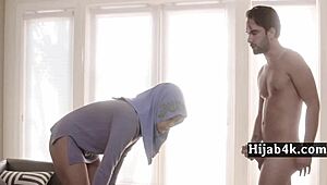 Жена с хиджаб я содомизира лихвар, о, човече...