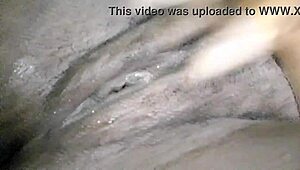 粉嫩小穴湿透油滑特写自慰激烈