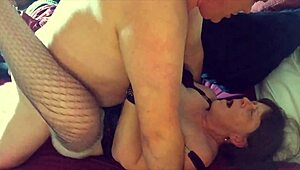 Urodziny Babci Carmen przynoszą lizanie i kutasa orgazmy