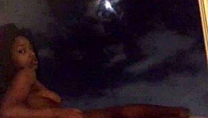 VickyMenage flashes her bare ass on the hotel balcony.