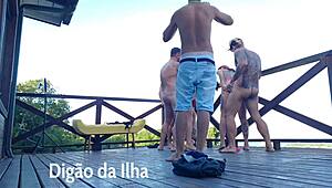 man, suruba on the balcony with this curvy redhead, unreal!