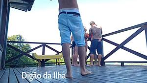 man, suruba on the balcony with this curvy redhead, unreal!