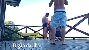 man, suruba on the balcony with this curvy redhead, unreal!