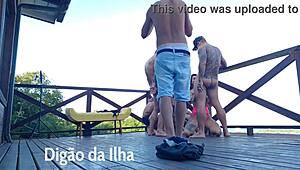 man, suruba on the balcony with this curvy redhead, unreal!