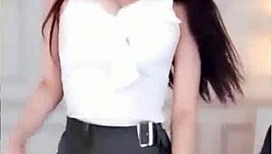 Korean Girl Dances with Titty Bounce in Sexy Winter BJ