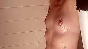 ROXANNEANDXANDER DOMINATE SHOWER TIME WITH SHAVED WET ACTION