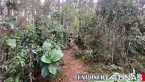 Alexa Lewis เมามันส์กับเพื่อนบ้านในป่า