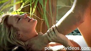 火辣金发骚货屁眼吃大白屌射精😈