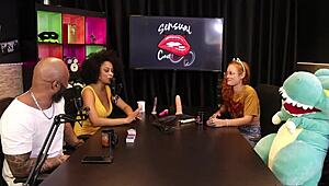 Unusual Request: She Puts Pencil In Her Pussy - Dracaryssg