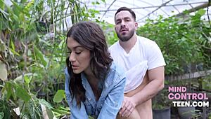 Fette Stängel und saftige Blüten in Freeuse-18+-Fantasy-Spaß