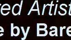 Toochie and Jada Gemz undress on stage! 😍