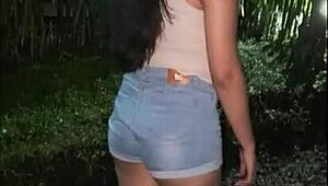 Leaked Video! Famous Influencer Shows Sexy Panties to a Lucky Fan! 😍