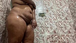 sexy ebony girl shakes her big ass in the shower