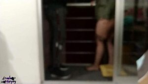 MAMADA EN EL BALCON DEL EDIFICIO DE MI CU�ADITA, LATINA PUBLIC CUM IN MOUTH OUTDOOR