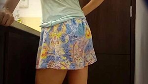 隠しカメラが本物の小便をキャッチ、アルゼンチンの大学生ミレットが公衆で