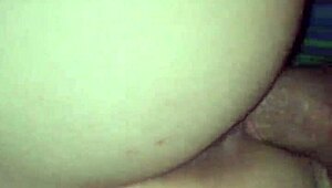 Thick girl moans as boyfriend fucks her pussy hard, squirting everywhere 😍