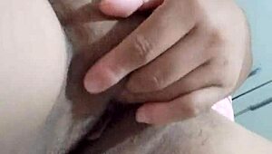 I couldn’t hold back, got so horny and came in under 2 minutes of moaning!
